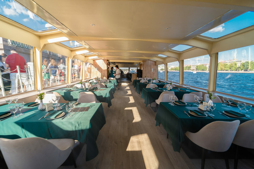 ТЕПЛОХОД СЛАВУТИЧ&nbsp;